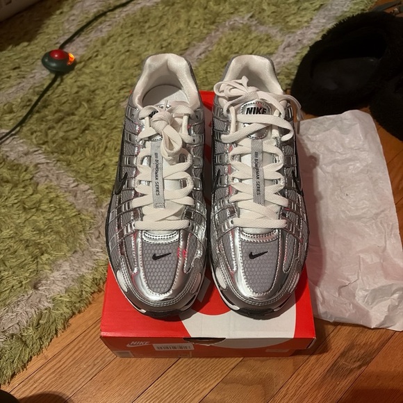 Nike P-6000 Metallic Silver Shoes - Picture 5 of 6